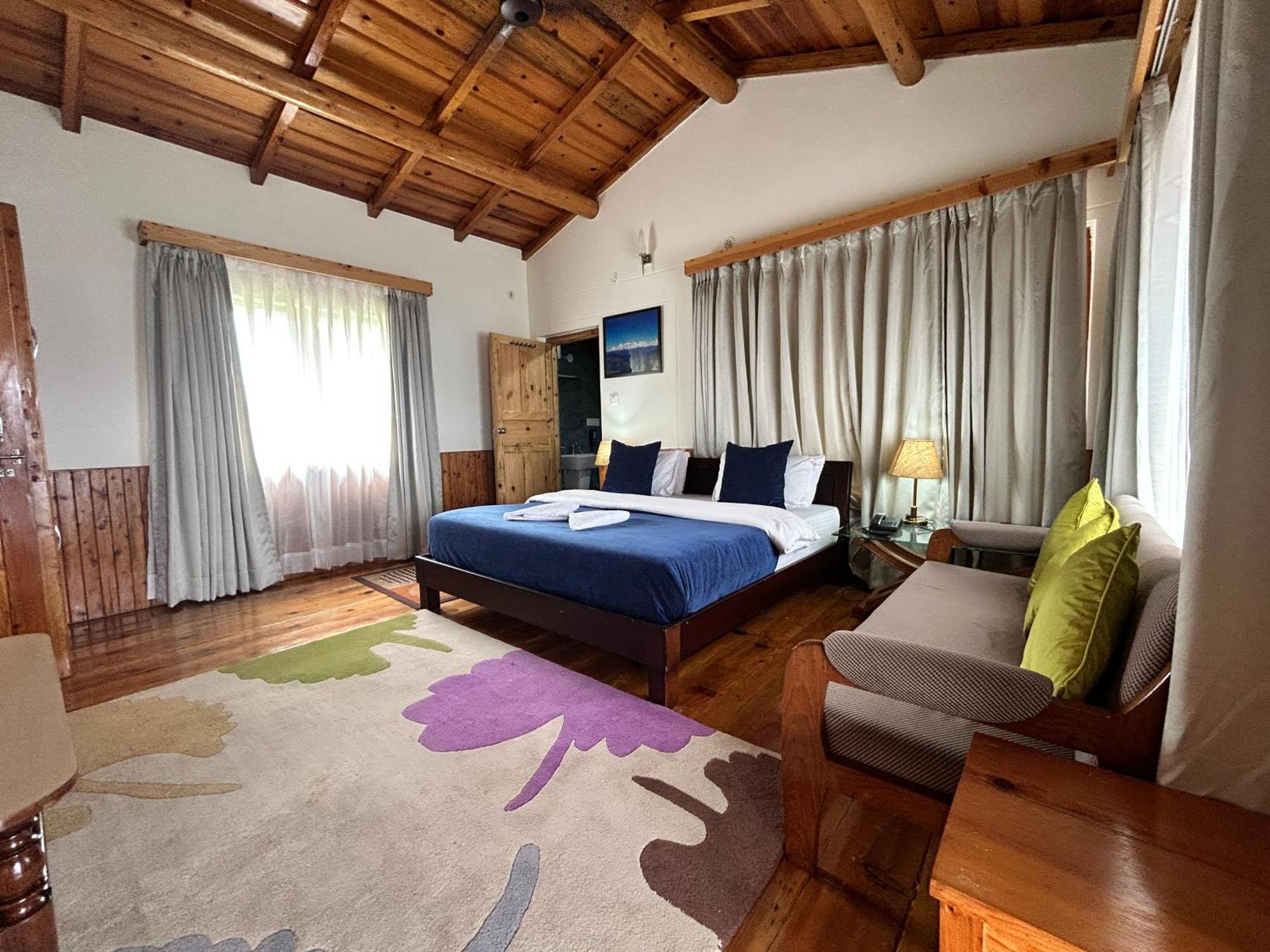 Kasar Himalaya Holiday Resort, Binsar Rd อัลโมรา ภายนอก รูปภาพ