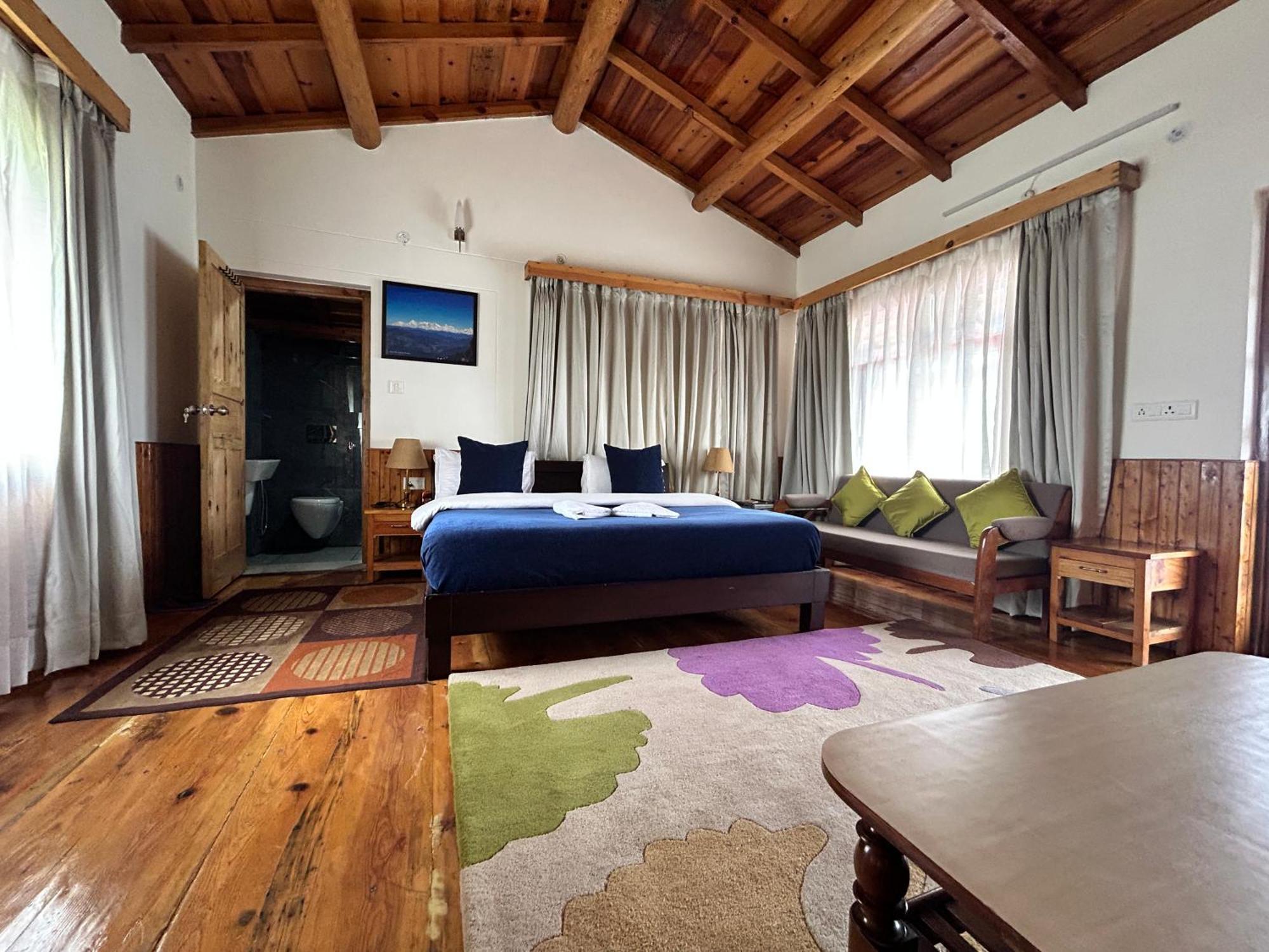 Kasar Himalaya Holiday Resort, Binsar Rd อัลโมรา ภายนอก รูปภาพ