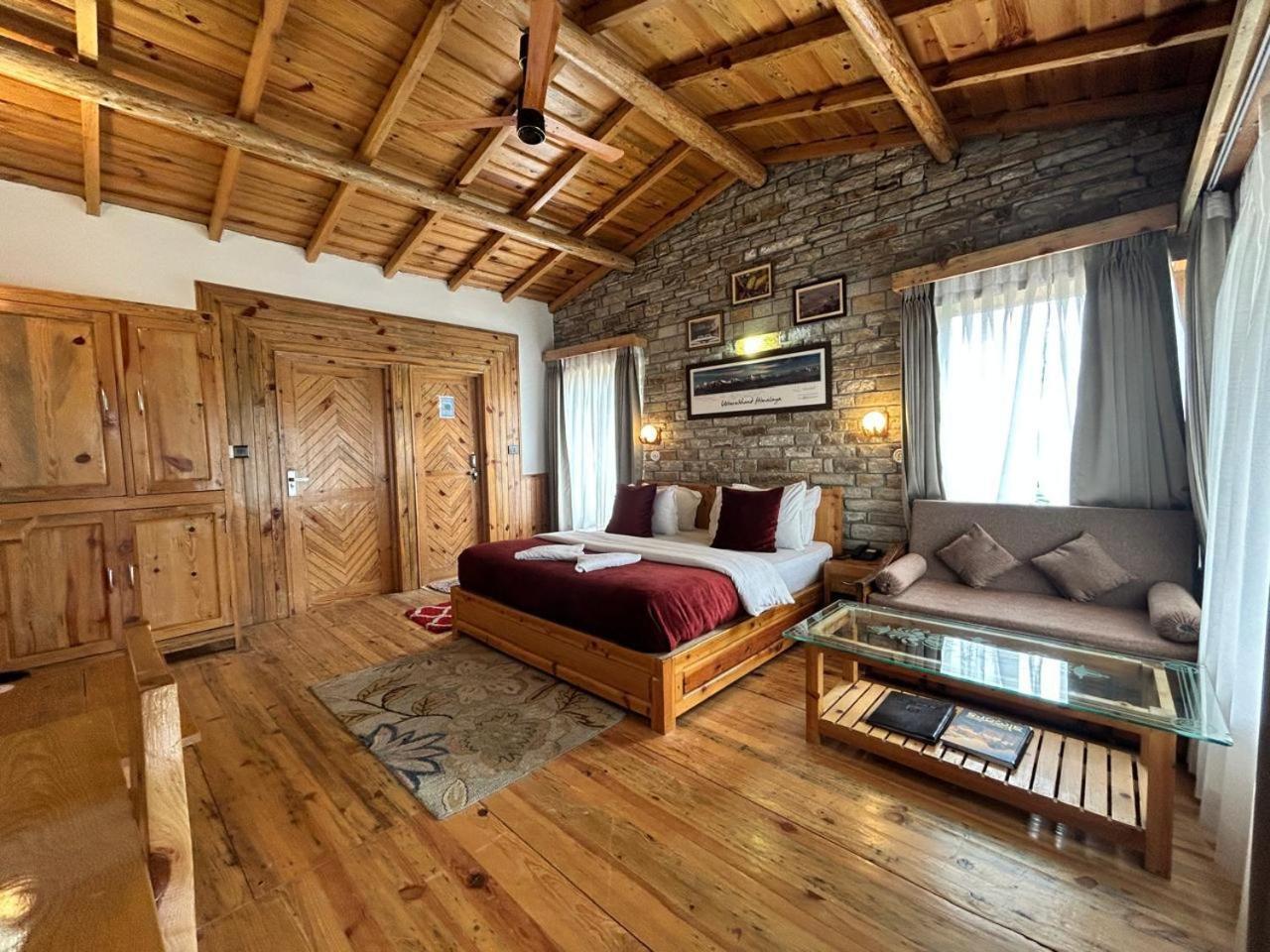 Kasar Himalaya Holiday Resort, Binsar Rd อัลโมรา ภายนอก รูปภาพ