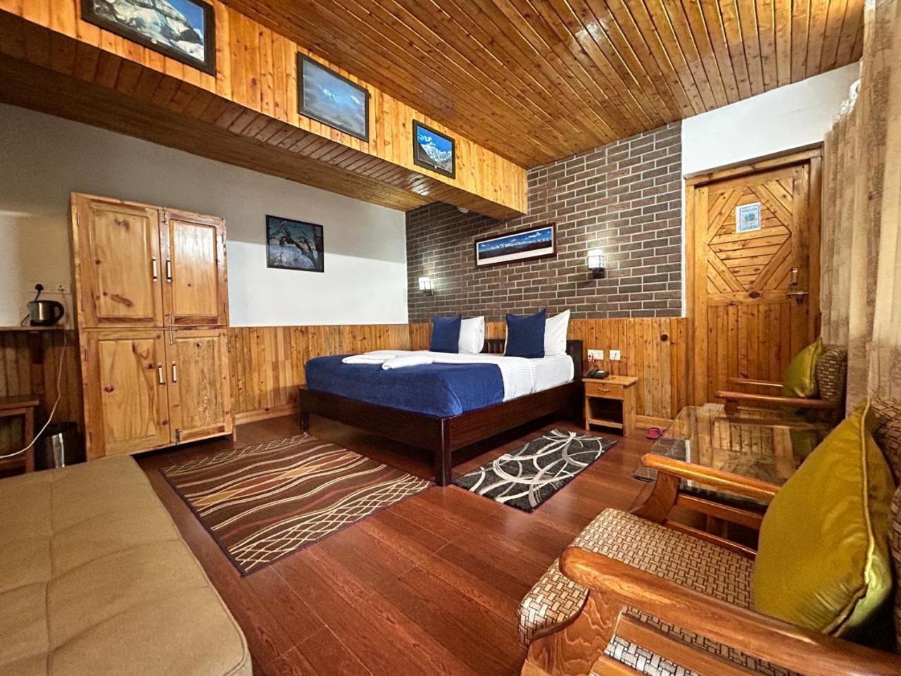 Kasar Himalaya Holiday Resort, Binsar Rd อัลโมรา ภายนอก รูปภาพ