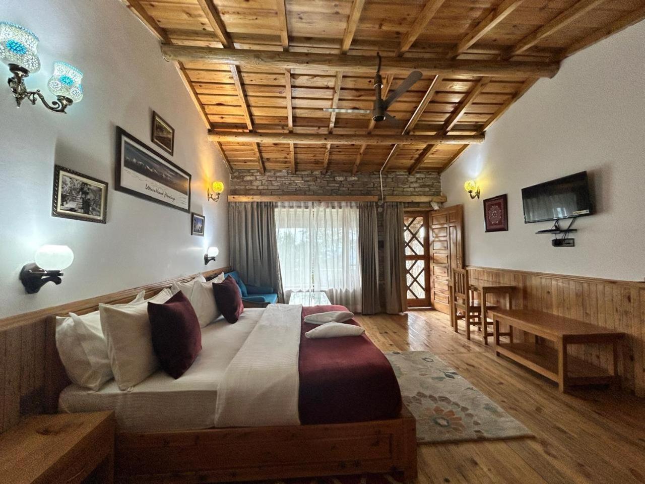 Kasar Himalaya Holiday Resort, Binsar Rd อัลโมรา ภายนอก รูปภาพ