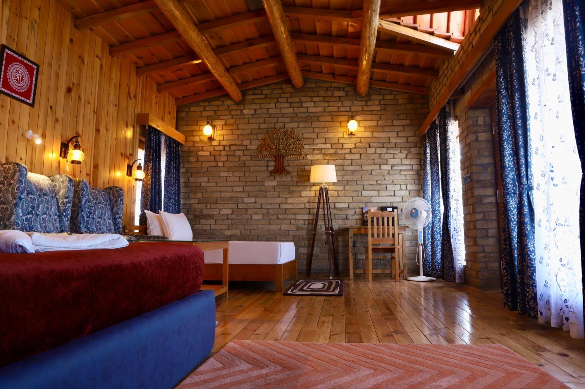 Kasar Himalaya Holiday Resort, Binsar Rd อัลโมรา ภายนอก รูปภาพ