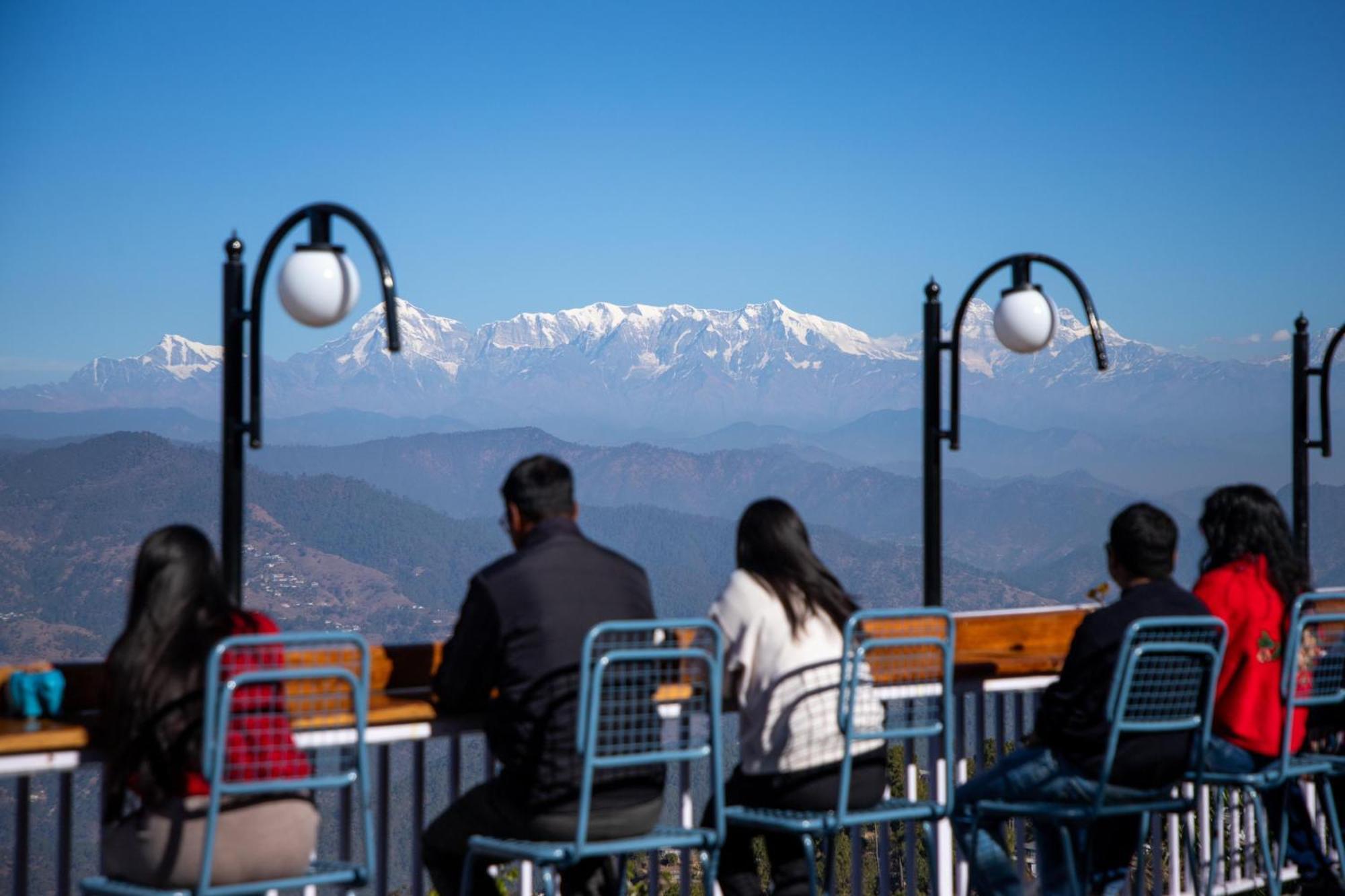 Kasar Himalaya Holiday Resort, Binsar Rd อัลโมรา ภายนอก รูปภาพ