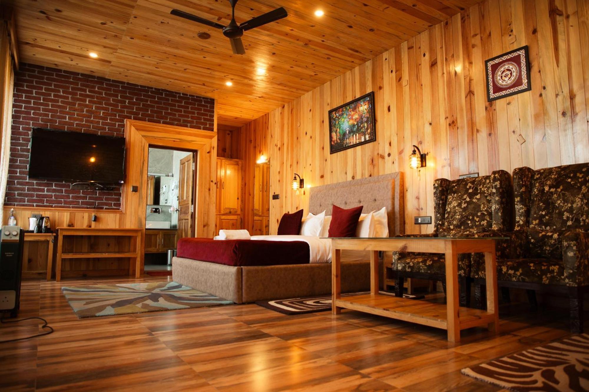 Kasar Himalaya Holiday Resort, Binsar Rd อัลโมรา ภายนอก รูปภาพ